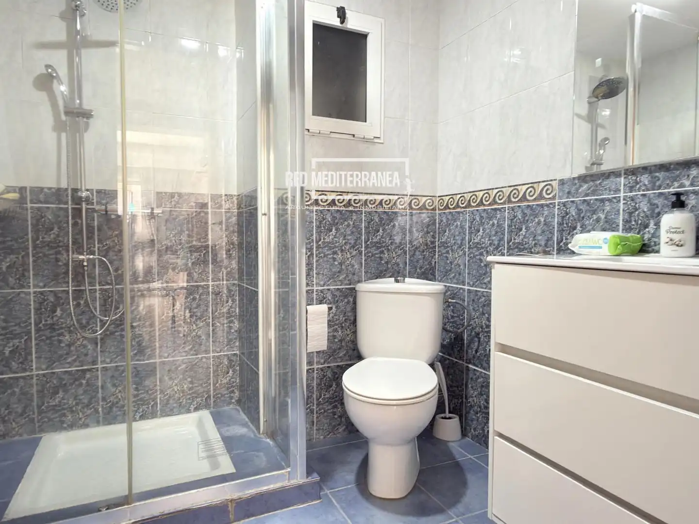 Badezimmer von Wohnung zum Verkauf in Gandia mit Klimaanlage, Heizung und Terrasse