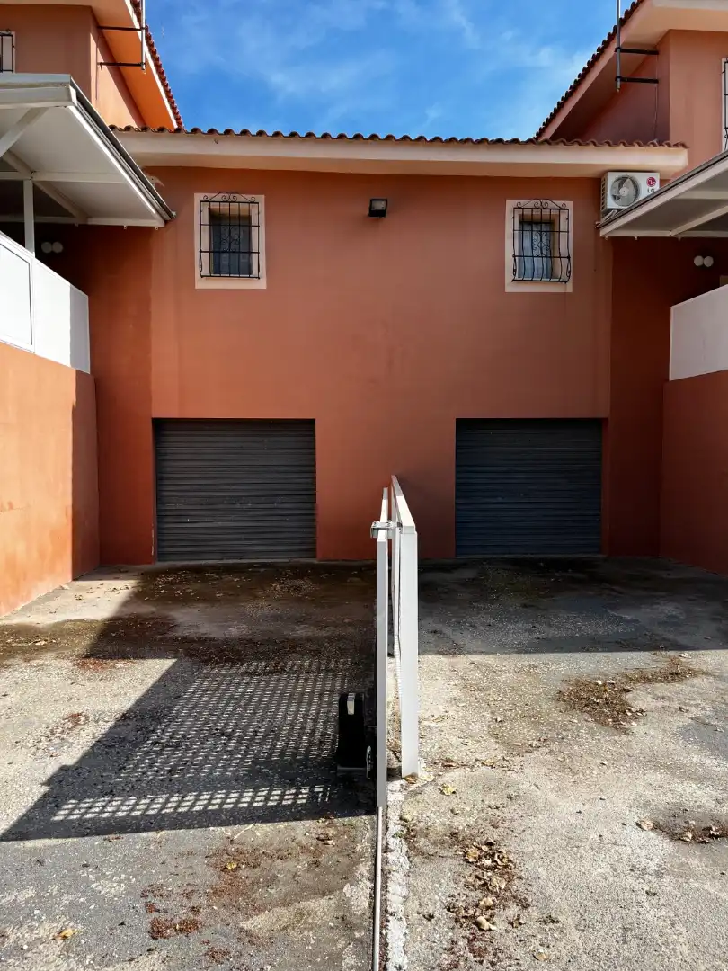 Parkplatz von Country house zum Verkauf in Mutxamel mit Privatgarten und Terrasse