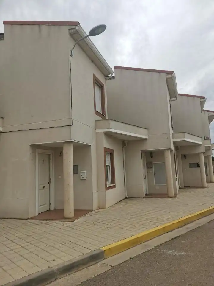 Houses for sale in Los Puentes, 5, Grisén