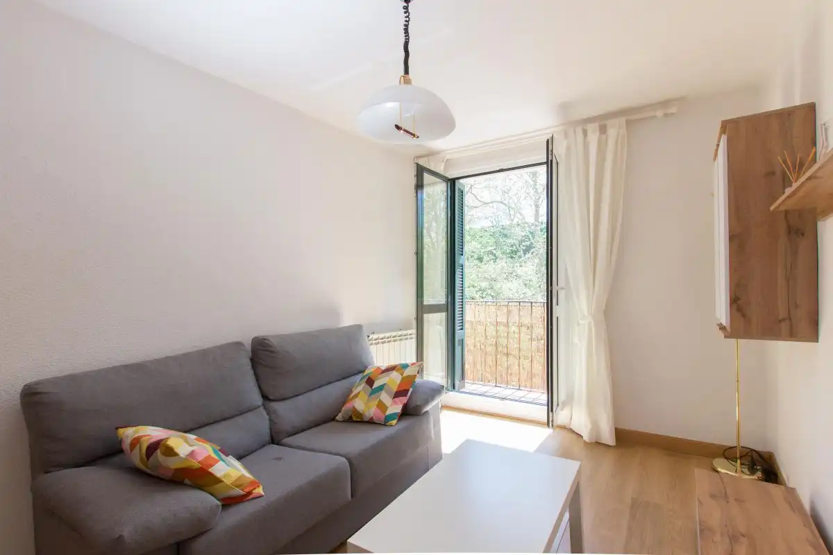 Wohnzimmer von Wohnung zur Miete in  Pamplona / Iruña mit Heizung und Balkon