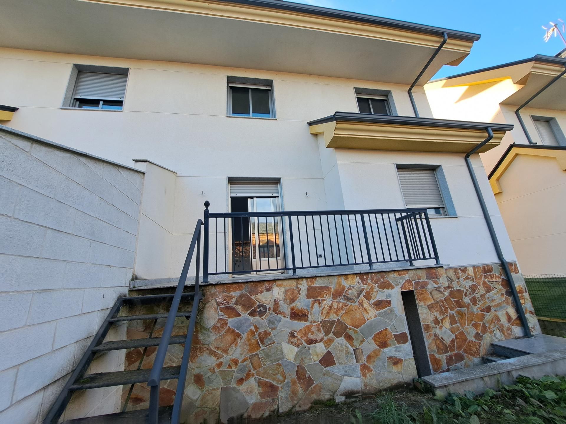 Single-family semi-detached for sale in Carracedelo