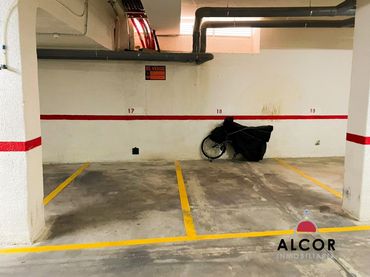 Parcheggio in vendita a Llandels
