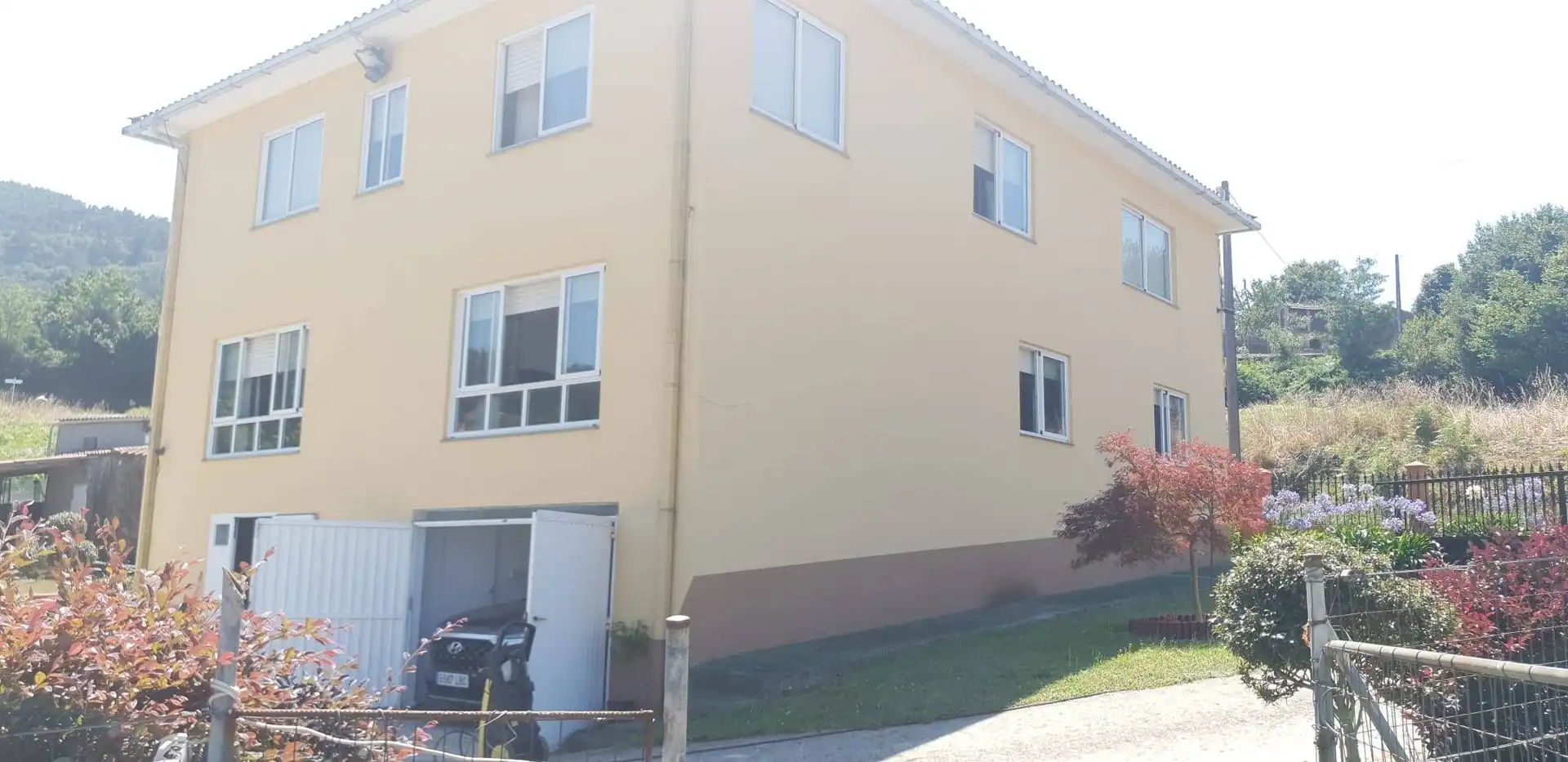 Vista exterior de Casa o xalet en venda en A Estrada  amb Jardí privat, Traster i Piscina