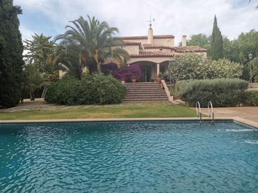 Xalet amb piscina en venda a Úbeda