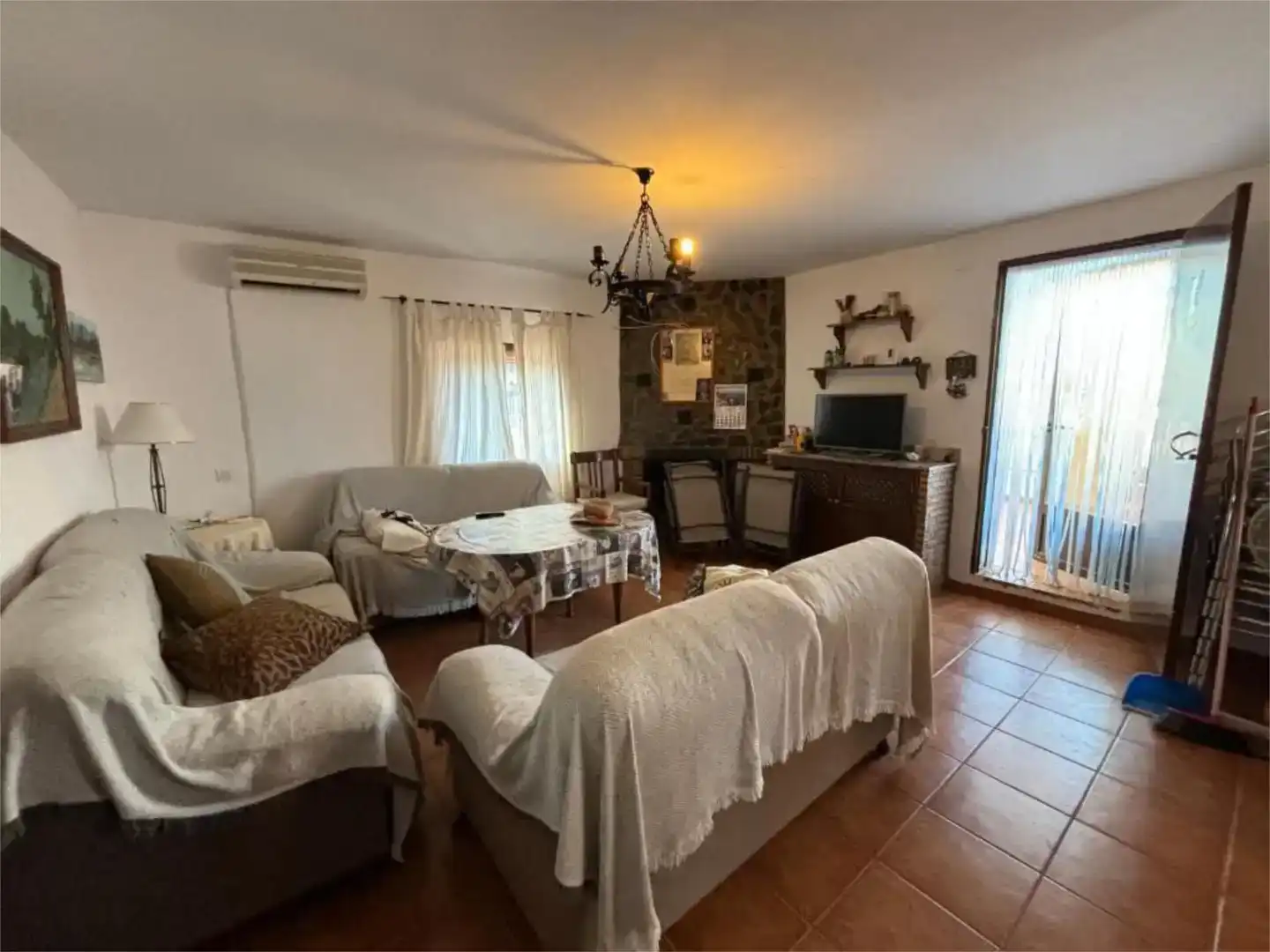 Wohnzimmer von Wohnung zur Miete in Andújar mit Klimaanlage, Privatgarten und Schwimmbad
