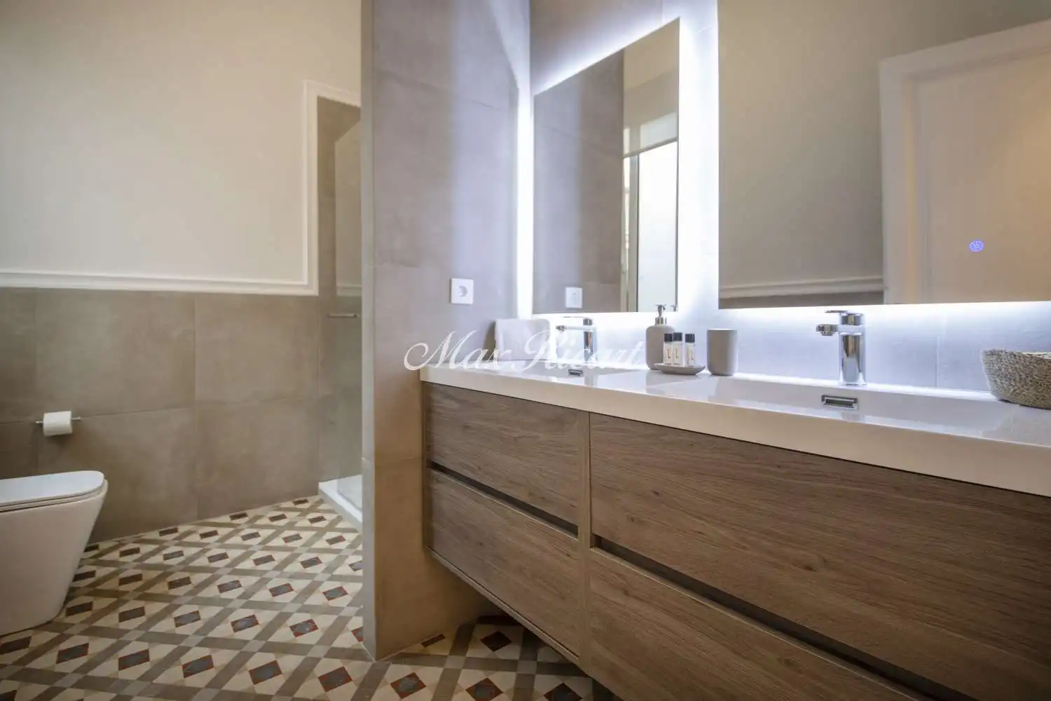 Badezimmer von Wohnung zur Miete in Barcelona mit Klimaanlage, Heizung und Abstellraum