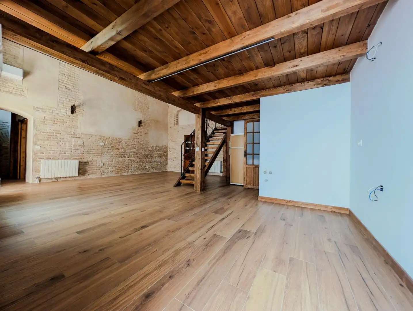 Casa adosada en venda en Sanlúcar la Mayor amb Aire condicionat, Calefacció i Terrassa