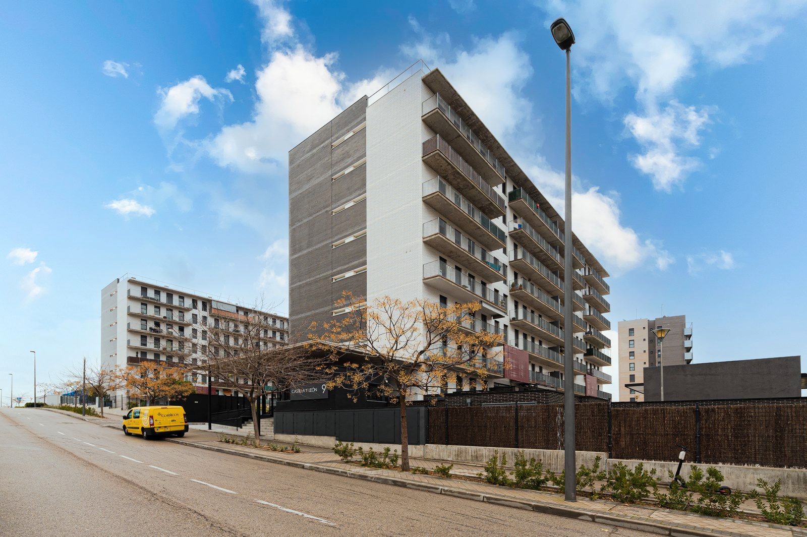 Exterior view of Flat for sale in Tres Cantos  with Parquet flooring, Terrace and Storage room