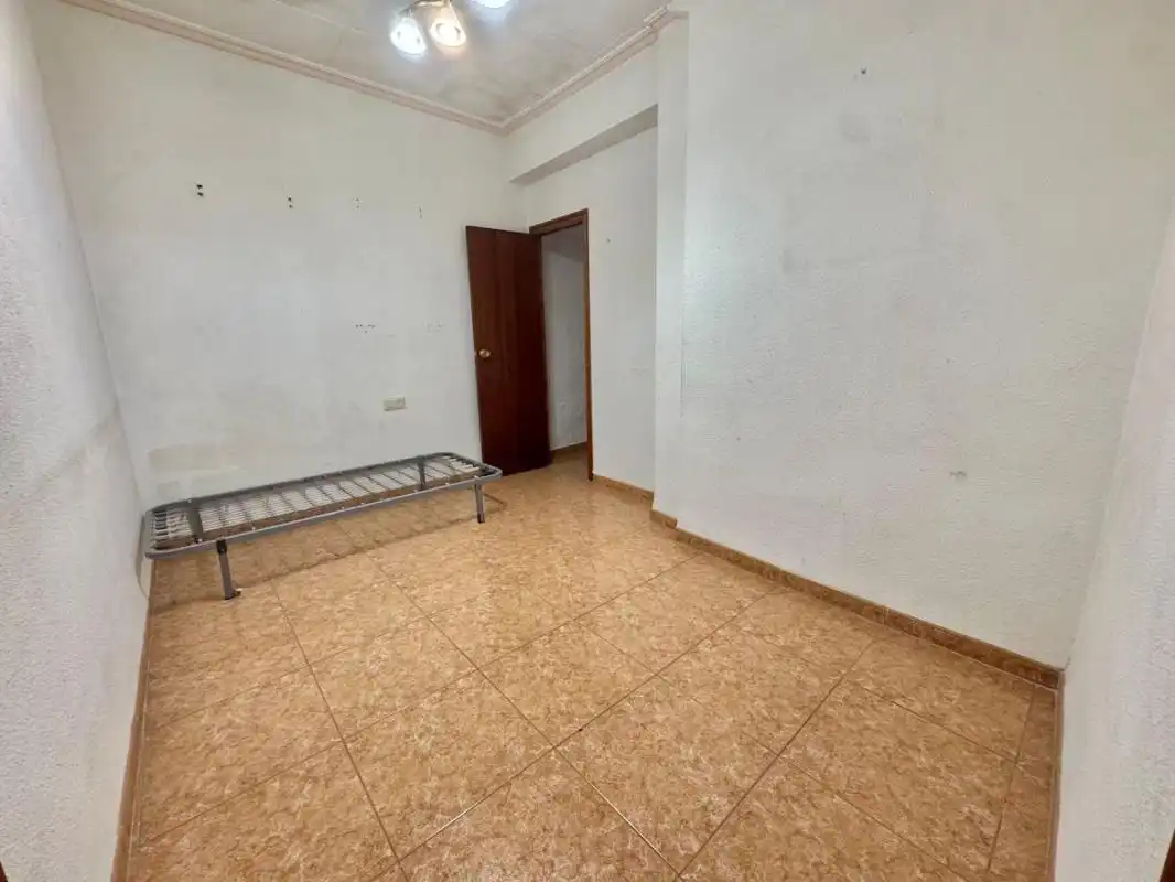 Habitación de Casa adosada en venta en Ayora con Calefacción, Terraza y Trastero