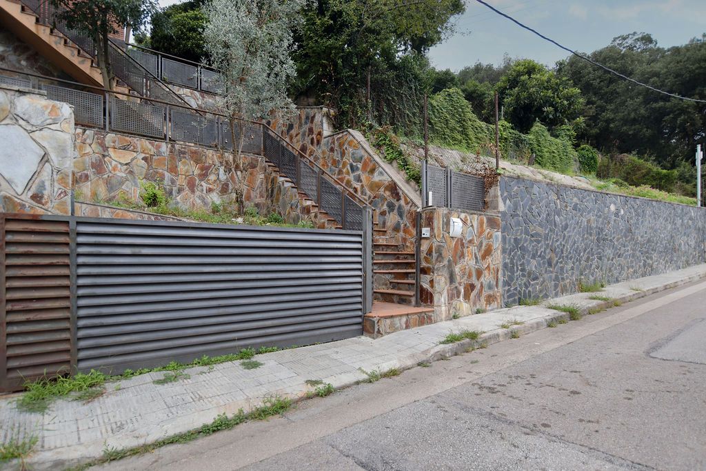 Exterior view of Single-family semi-detached for sale in Santa Maria de Palautordera