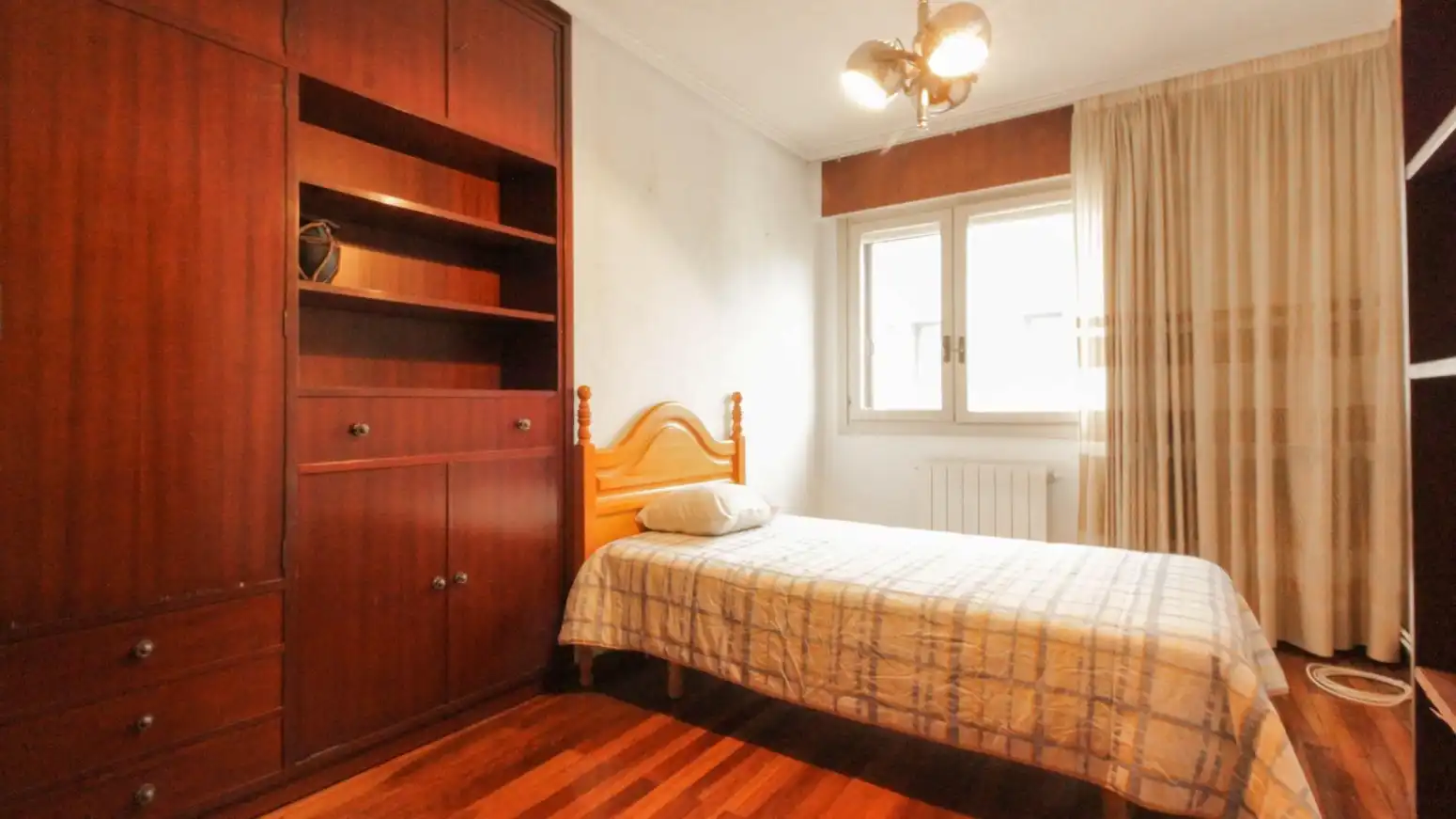 Bedroom of Flat for rent in Santander  with Heating, Parquet flooring and Furnished