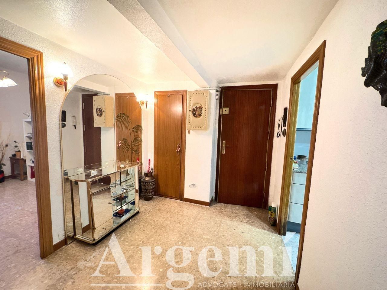 Planta baja for sale in  Barcelona Capital