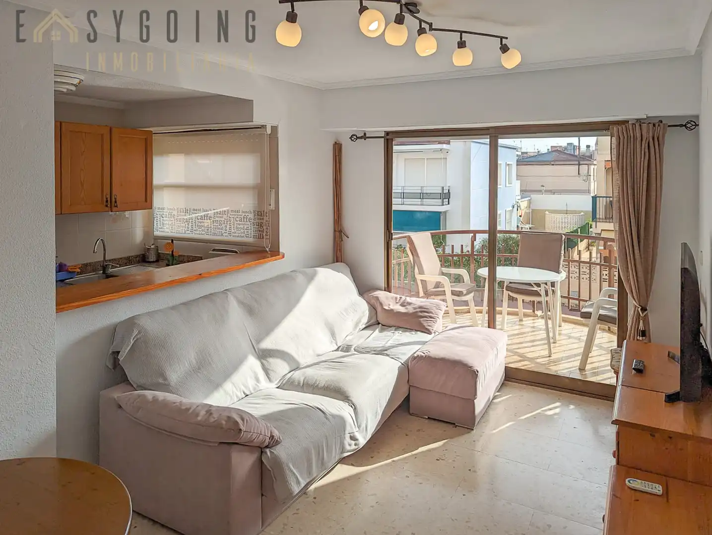 Flat with terrace for sale in Calle Novelda
