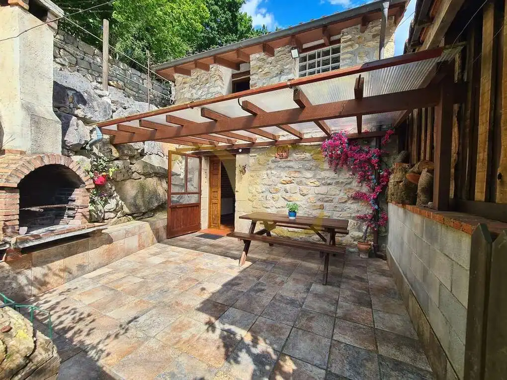 Terrassa de Casa o xalet en venda en Peñamellera Alta amb Calefacció, Jardí privat i Terrassa