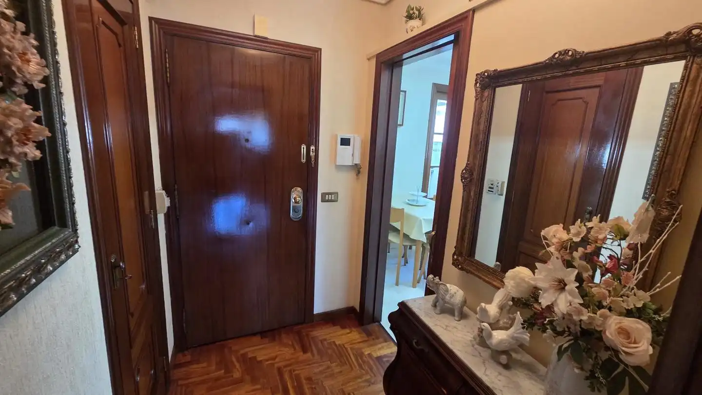 Flat for sale in Vigo   with Furnished