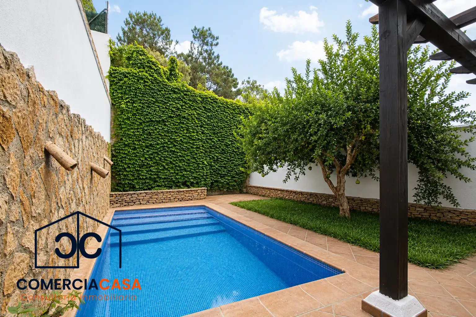 Piscina de Casa o chalet en venta en Jun con Calefacción, Trastero y Piscina