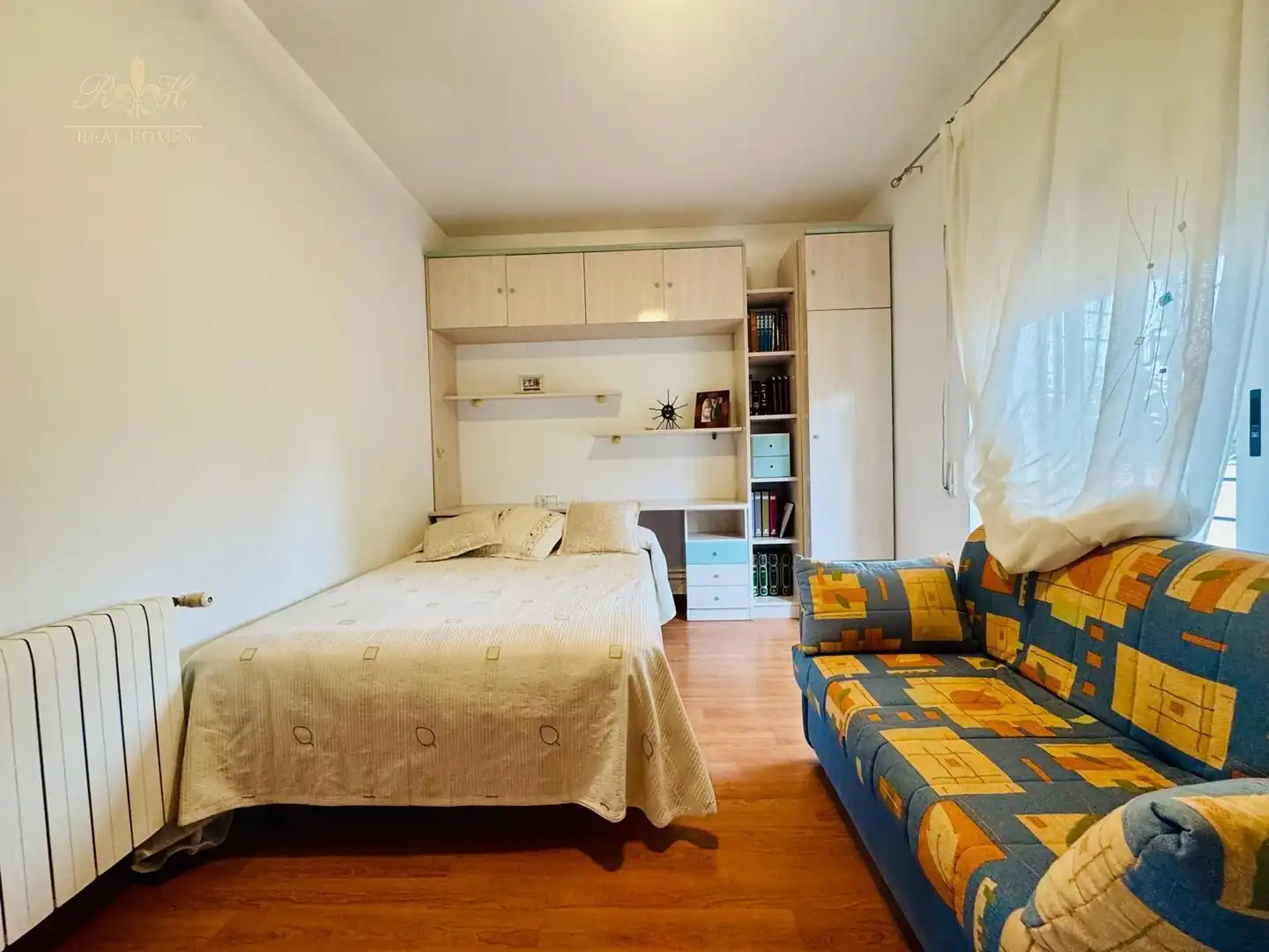 Schlafzimmer von Einfamilien-Reihenhaus zum Verkauf in L'Alfàs del Pi mit Klimaanlage, Terrasse und Schwimmbad
