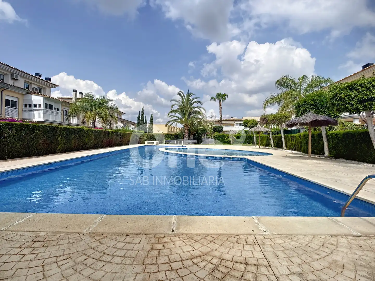 Piscina de Casa adosada de alquiler en San Antonio de Benagéber con Aire acondicionado, Calefacción y Jardín privado
