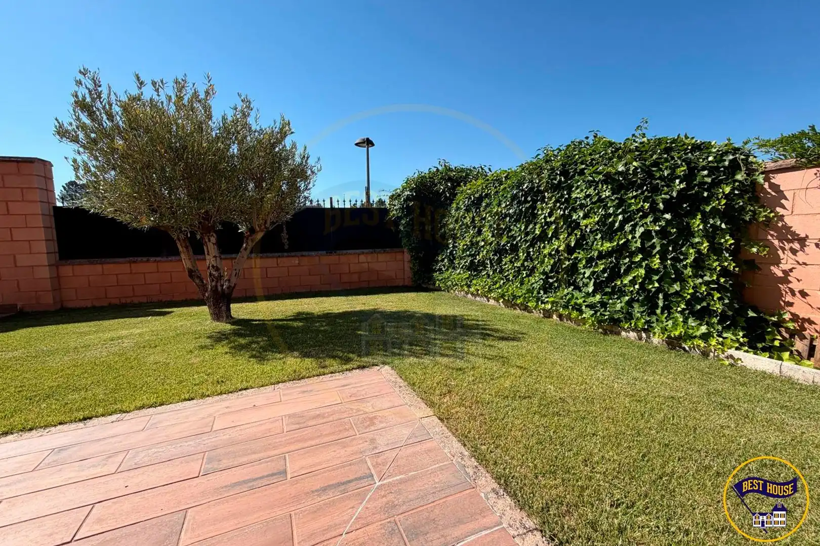 Jardí de Casa adosada en venda en Chillarón de Cuenca amb Calefacció, Jardí privat i Terrassa