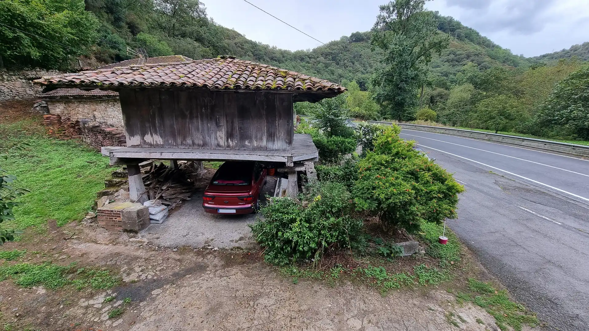 Vista exterior de Casa adosada en venta en Amieva con Calefacción, Jardín privado y Terraza