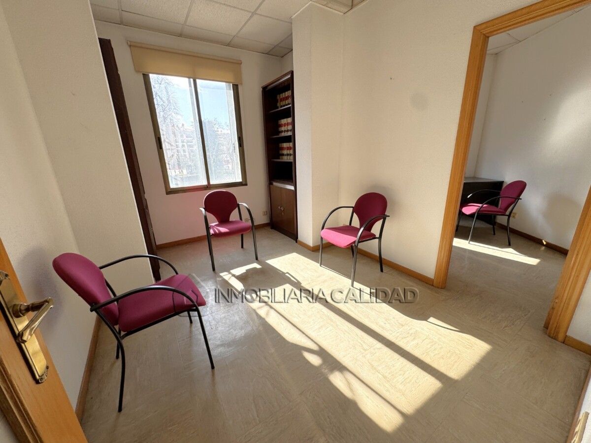 Oficina de lloguer en Burgos Capital amb Calefacció