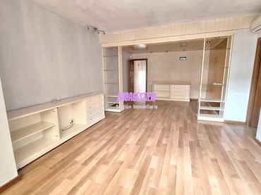 Pis amb balcó en venda a Carrer ALFONS XII