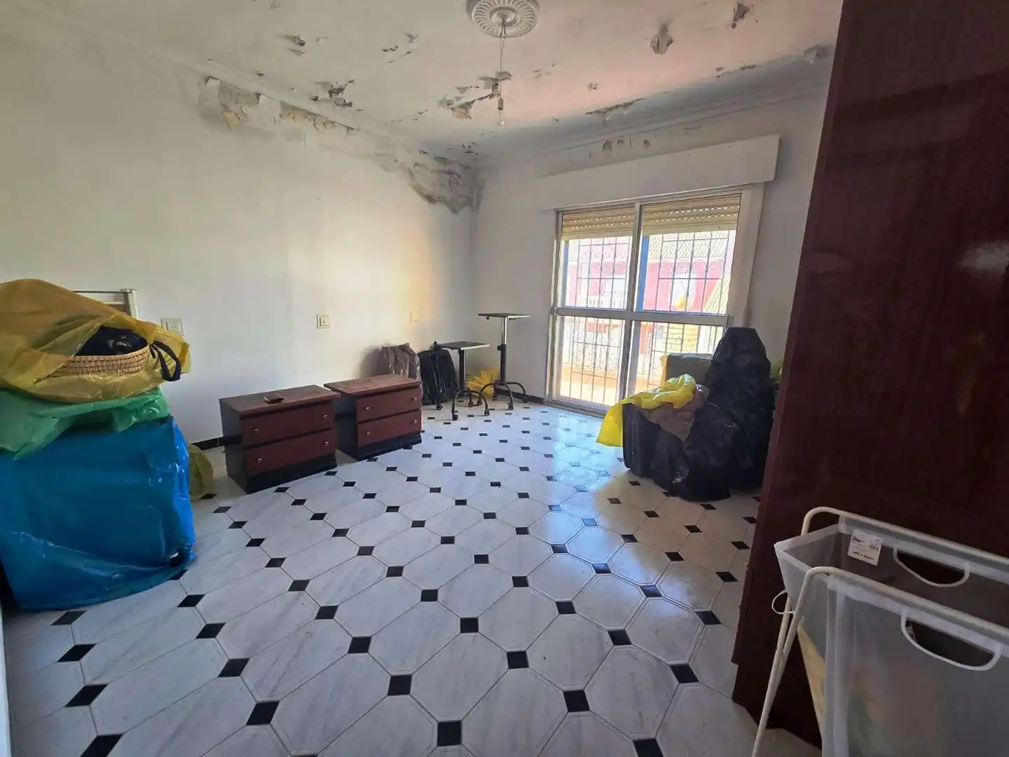 Habitación de Casa o chalet en venta en Valencina de la Concepción con Terraza, Trastero y Piscina