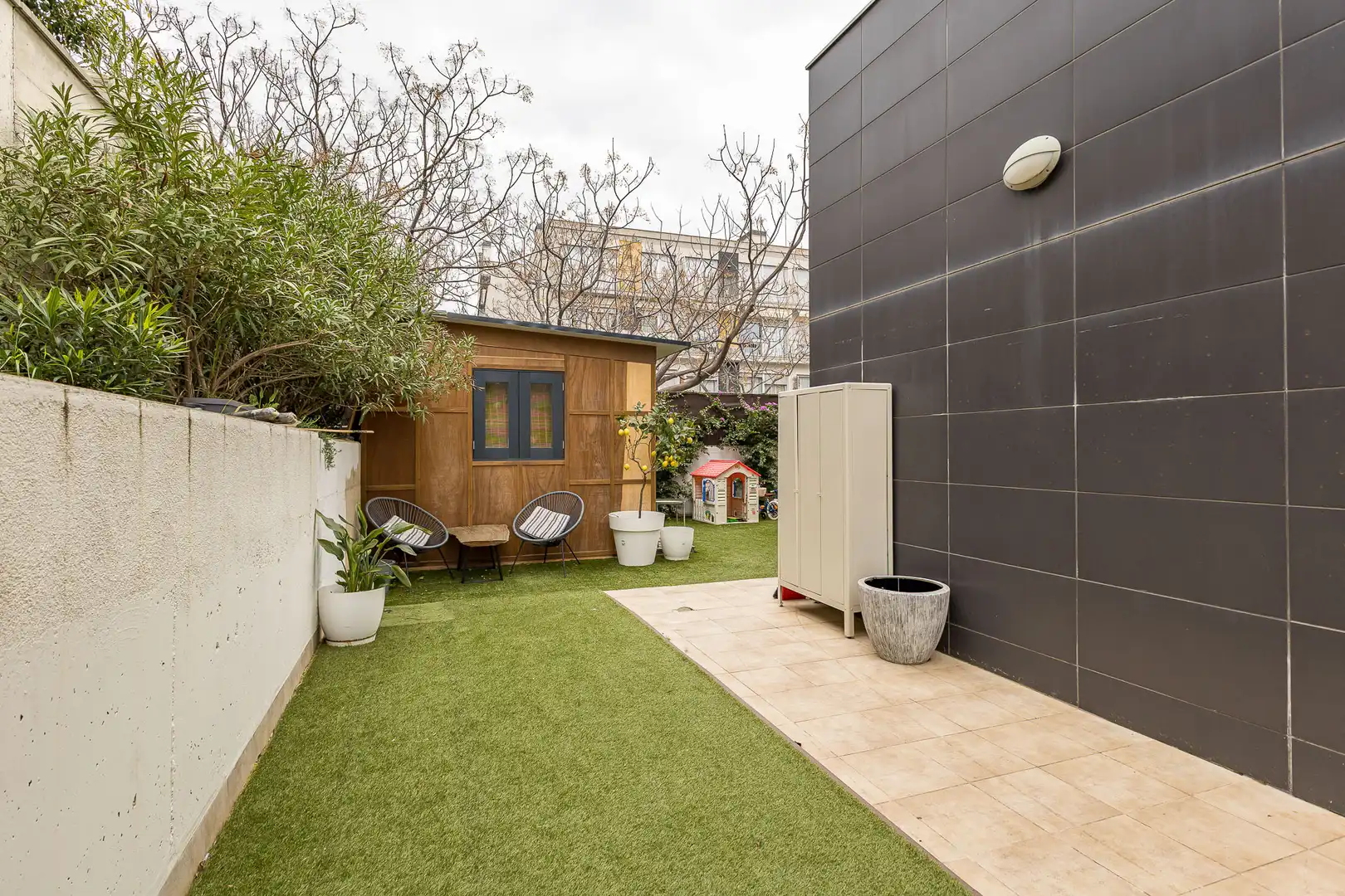 Terrasse von Wohnungen zum Verkauf in Sitges mit Klimaanlage, Heizung und Privatgarten