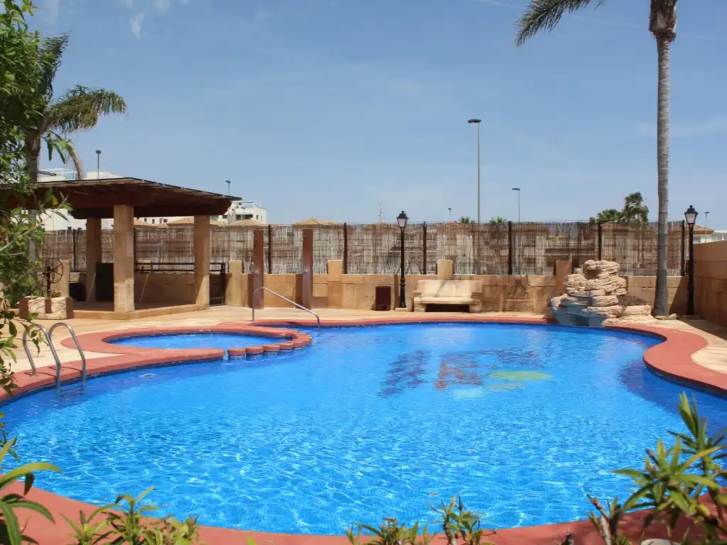 House with garden for sale in Calle Clavo, imagen 2