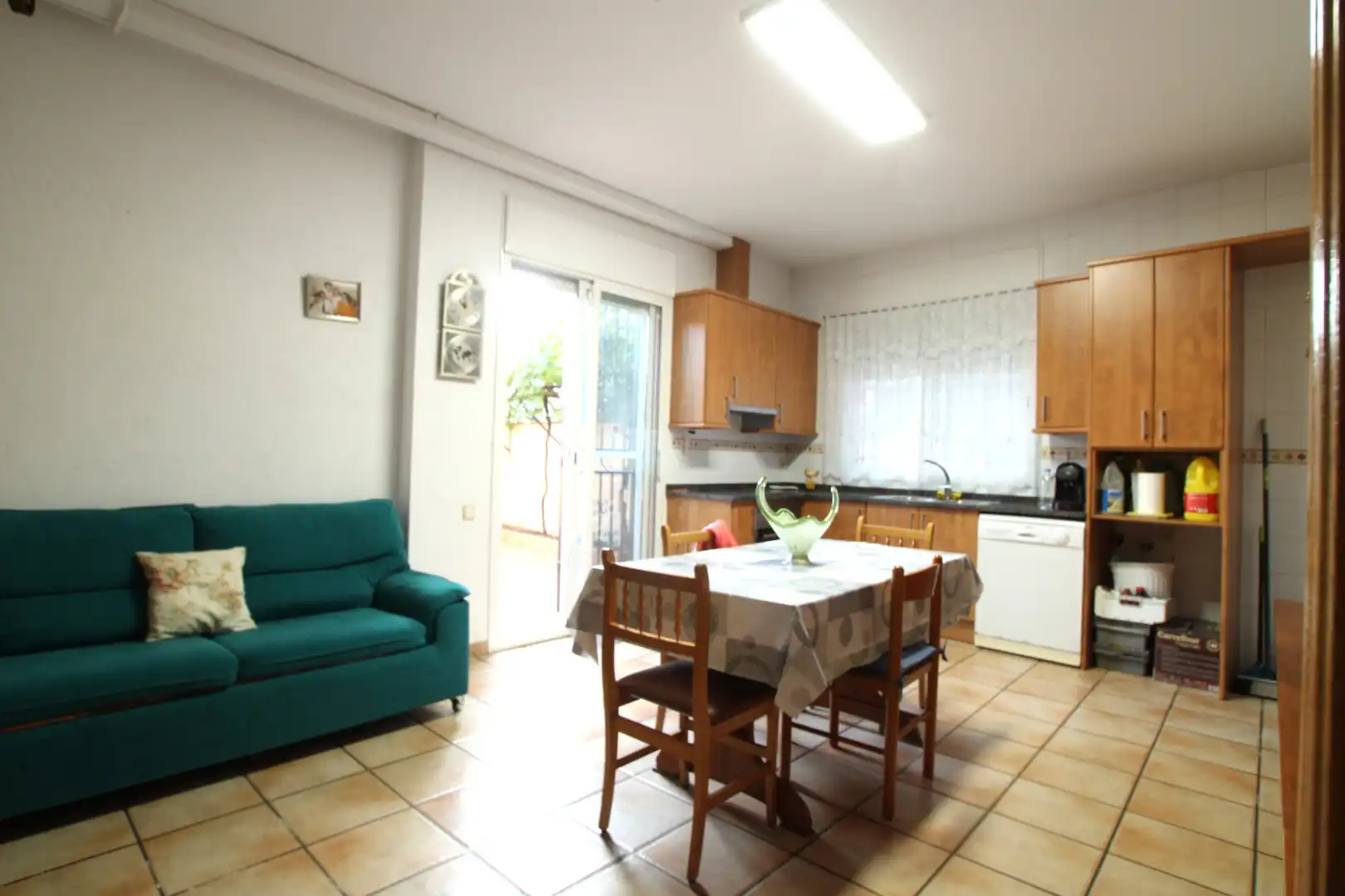 House with balcony for sale in Nucli Urbà, imagen 4