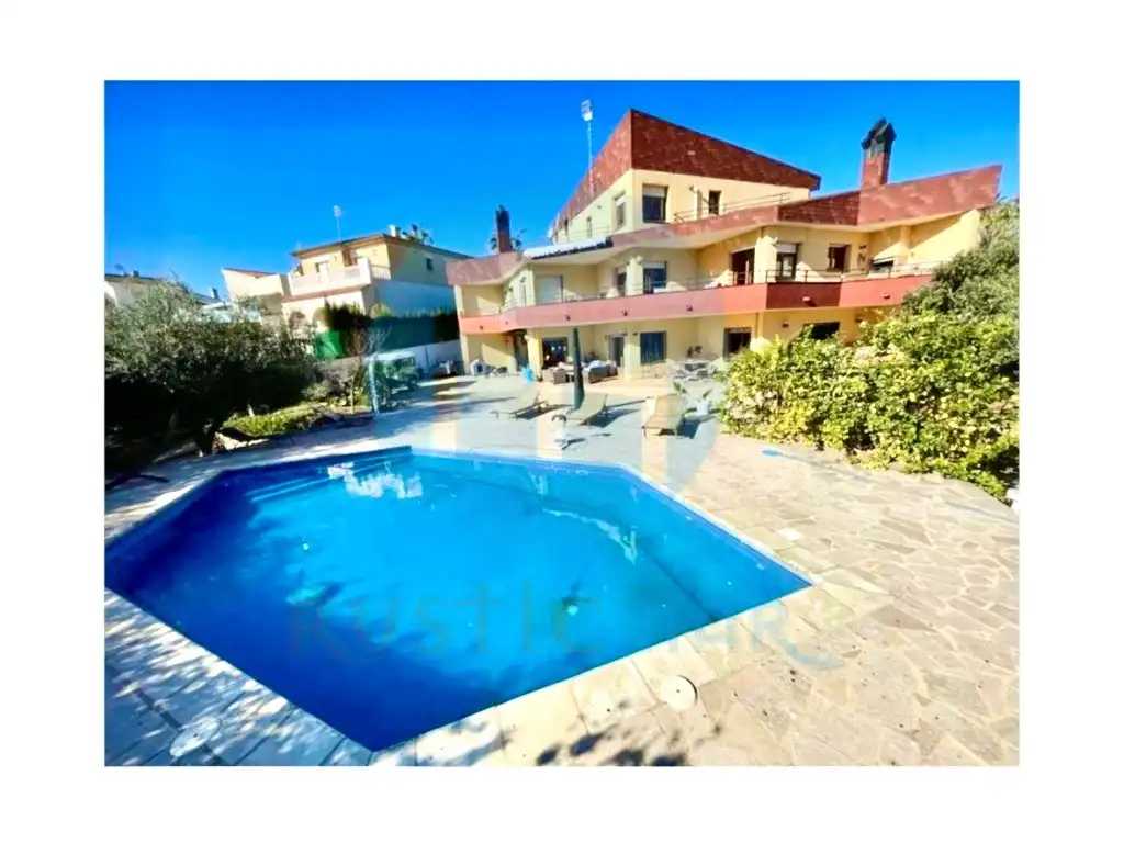 Swimming pool of Houses for sale in L'Ampolla