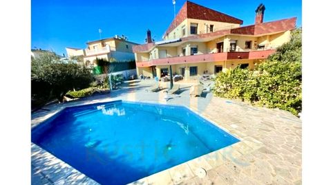 Foto 4 de Casa o xalet en venda a Calle Mar Baltica, L'Ampolla, Tarragona