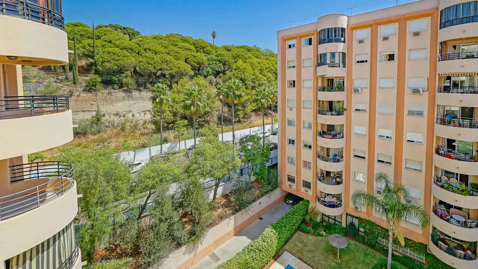 Vista exterior de Apartamento en venta en Marbella con Aire acondicionado, Terraza y Trastero
