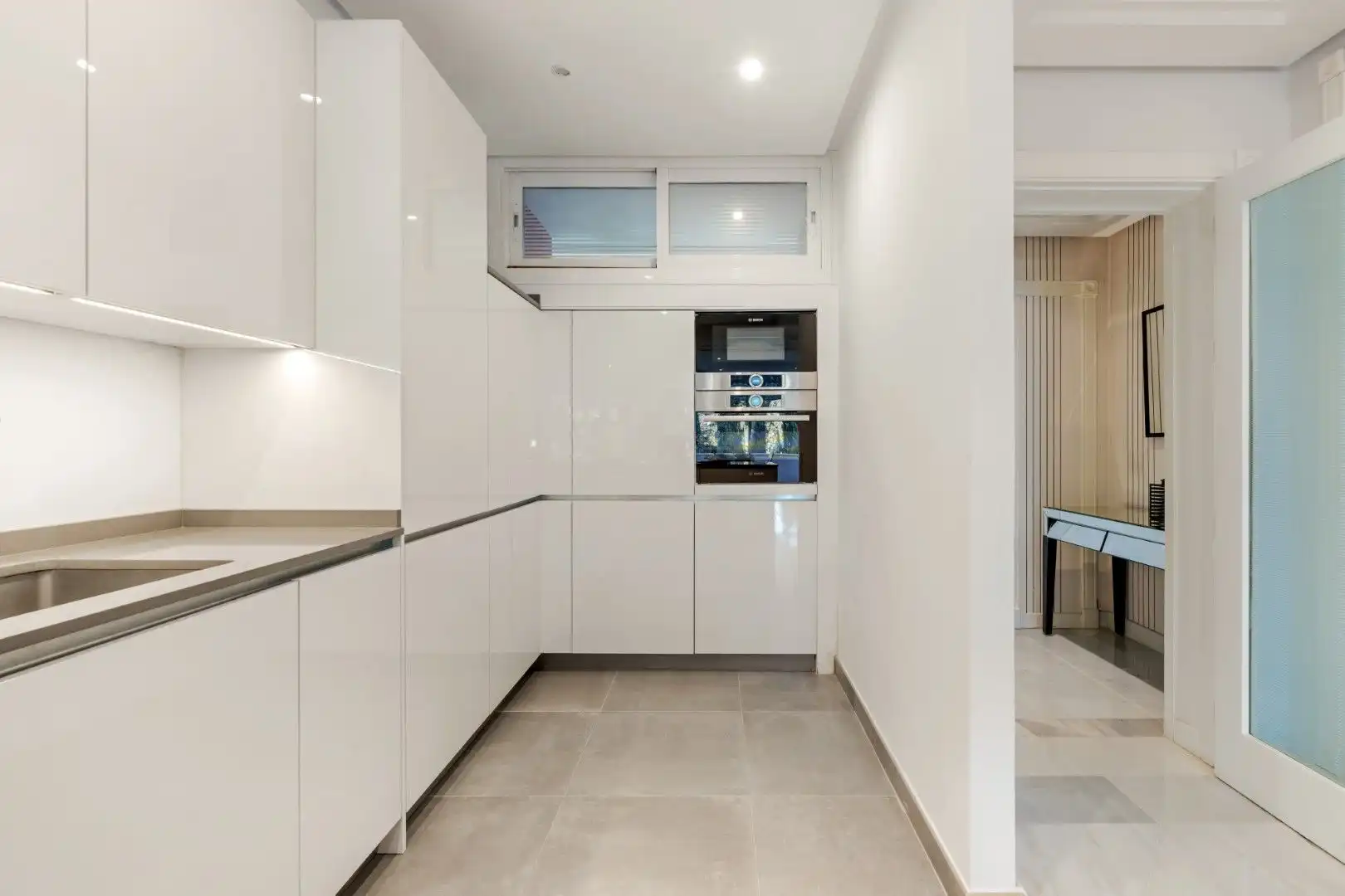 Cuina de Apartament en venda en Marbella amb Aire condicionat, Calefacció i Terrassa
