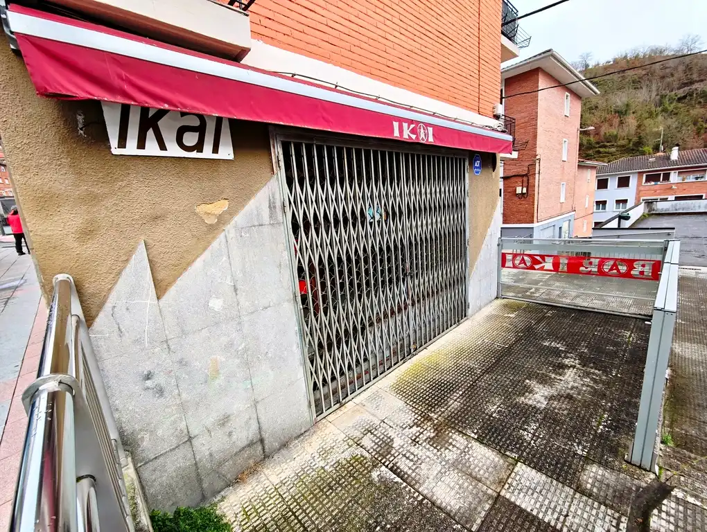 Vista exterior de Local en venta en Berriz con Amueblado