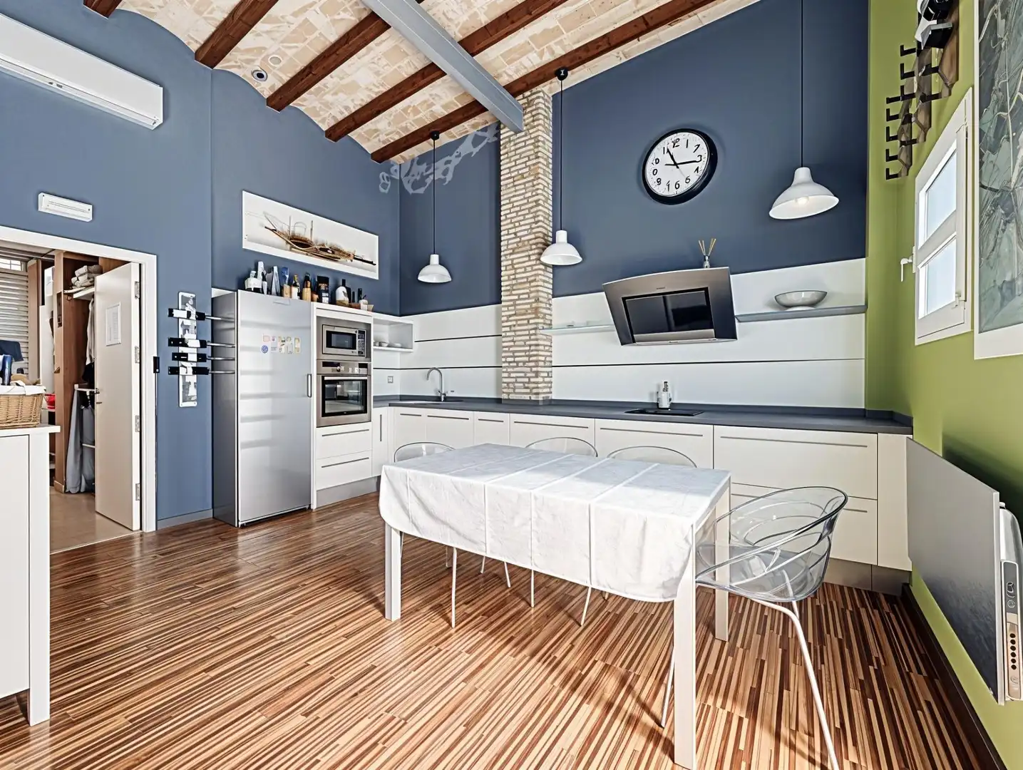 Kitchen of Houses for sale in Valencia  with Air Conditioner, Heating and Parquet flooring