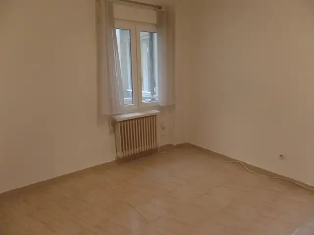 Schlafzimmer von Wohnung zur Miete in Madrid mit Heizung, Ofen und Waschmaschine