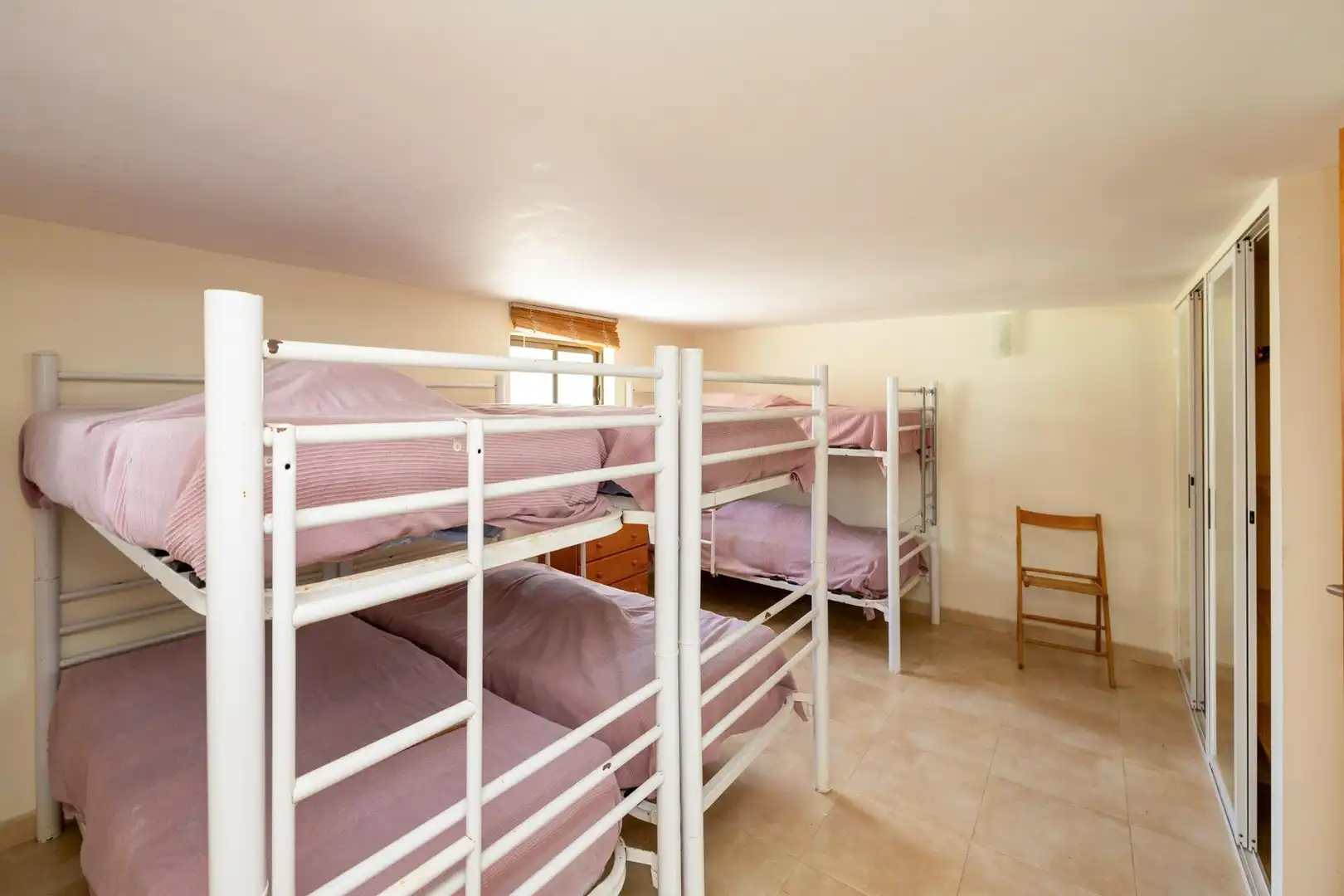 Schlafzimmer von Einfamilien-Reihenhaus zum Verkauf in Motril mit Klimaanlage, Möbliert und Balkon