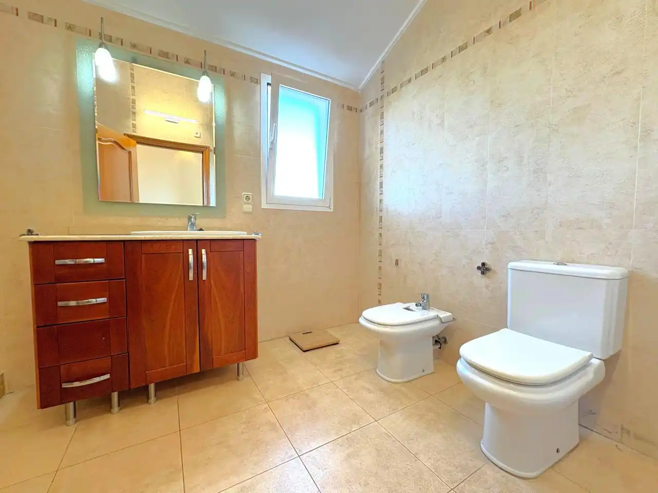Baño de Casa o chalet en venta en Chiva con Aire acondicionado, Jardín privado y Terraza