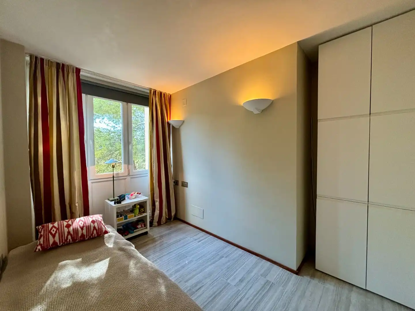 Schlafzimmer von Dachboden zum Verkauf in Calvià mit Klimaanlage, Heizung und Terrasse