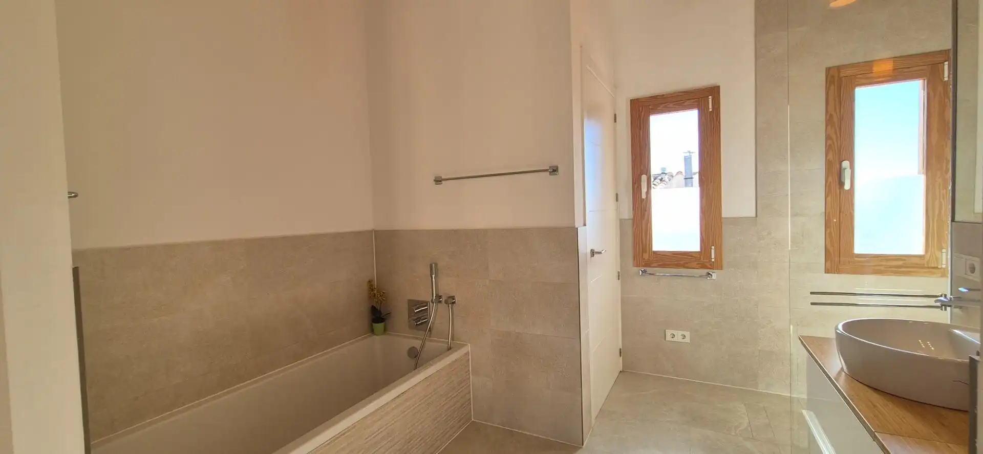 Baño de Finca rústica en venta en Alaró con Aire acondicionado, Calefacción y Terraza