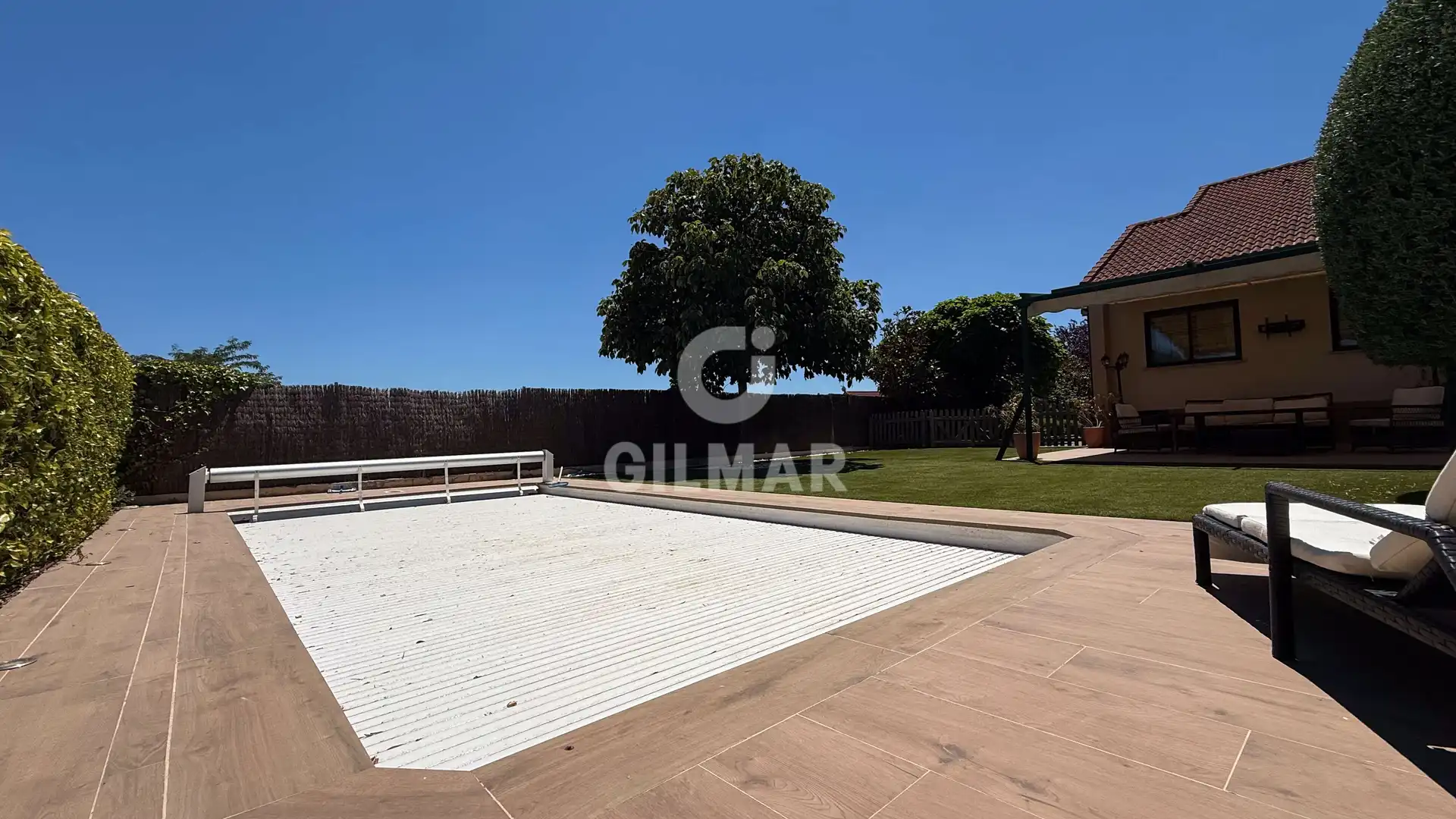 Piscina de Casa adosada en venda en Guadarrama amb Calefacció, Jardí privat i Piscina