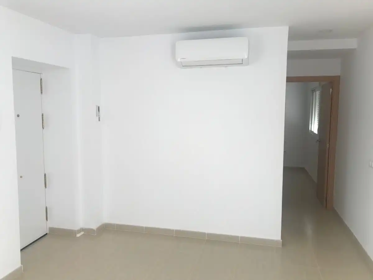 Wohnung zum Verkauf in San Fernando mit Klimaanlage und Terrasse