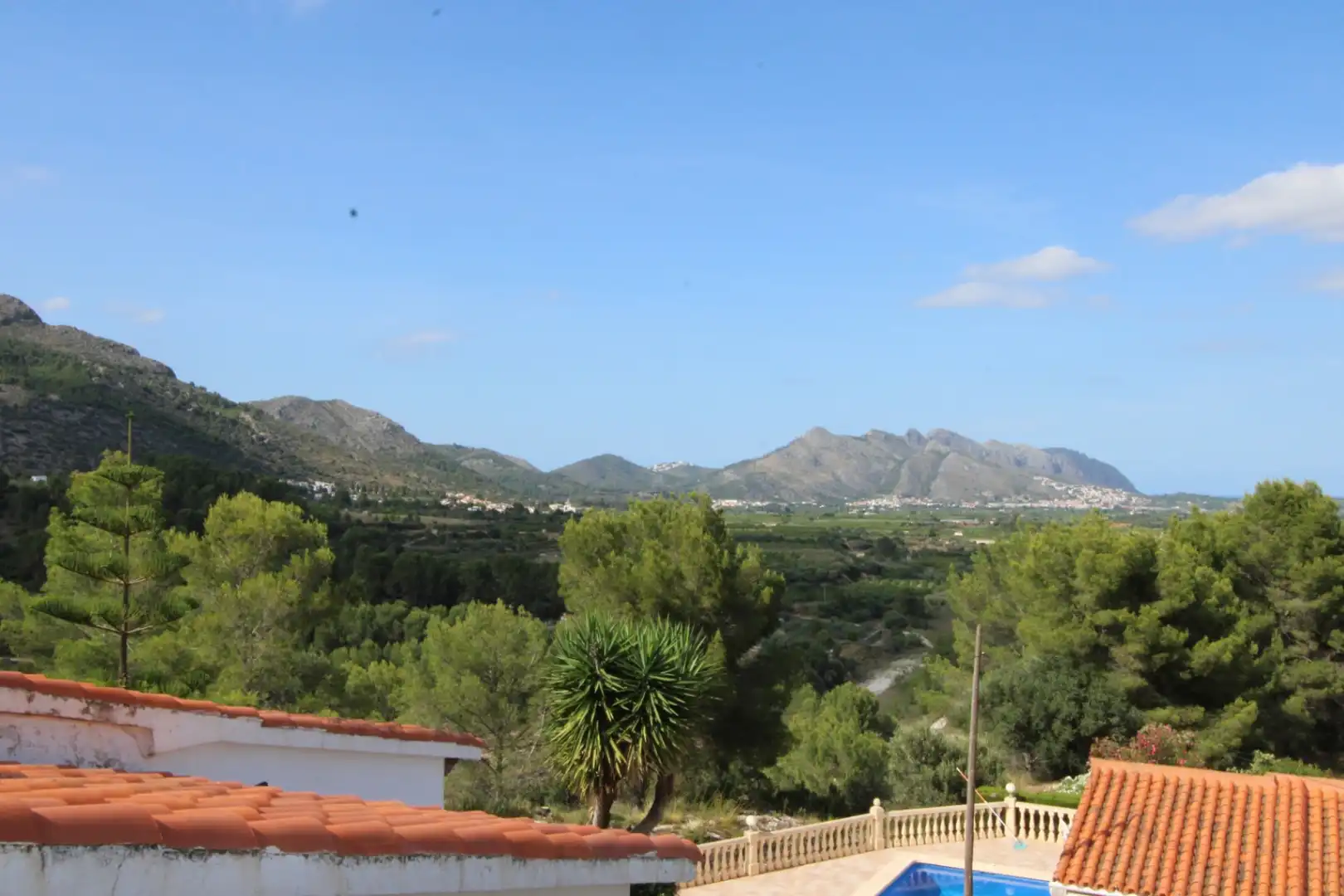 Vista exterior de Casa o xalet en venda en Orba amb Aire condicionat, Calefacció i Jardí privat