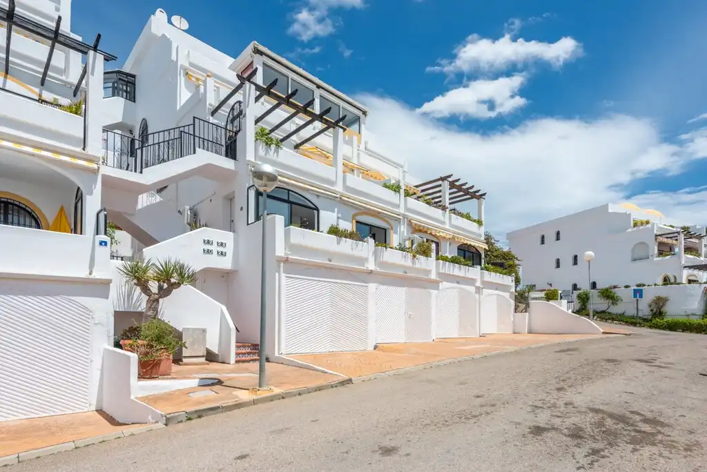 Apartamento con piscina en venta en Riviera del Sol, imagen 19