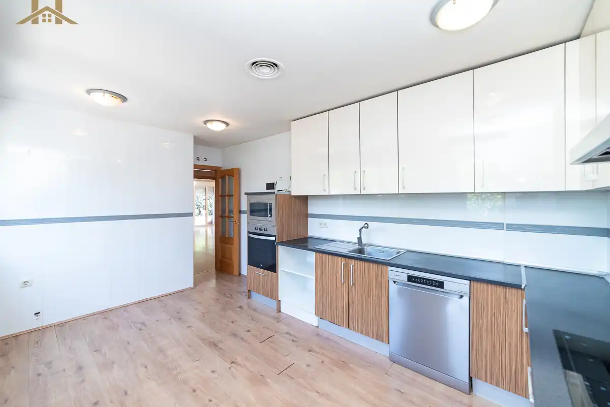 Cocina de Casa o chalet en venta en Las Rozas de Madrid con Aire acondicionado, Calefacción y Jardín privado