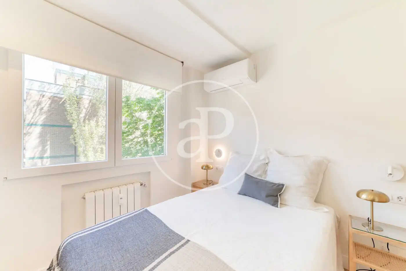 Bedroom of Flat for rent in Madrid  with Air Conditioner, Heating and Furnished