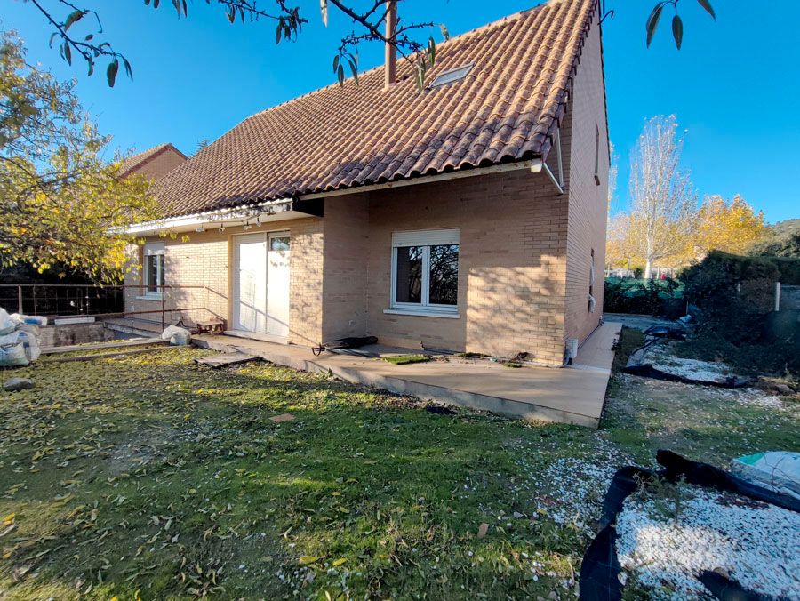 Vista exterior de Casa o xalet en venda en Collado Mediano amb Calefacció i Jardí privat