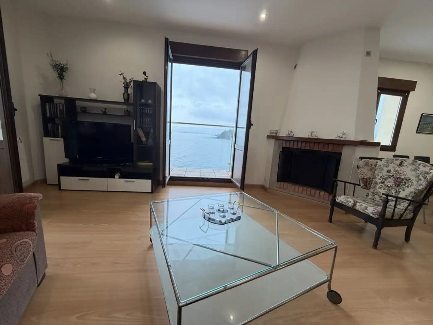 Living room of Flat for sale in Colunga  with Heating, Furnished and Balcony