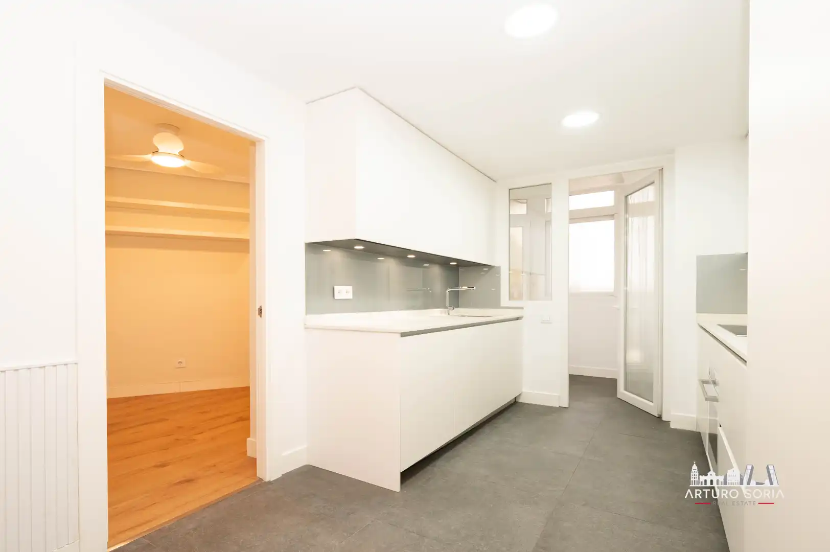 Cocina de Piso de alquiler en Madrid con Aire acondicionado, Trastero y Lavadora